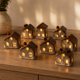 Set de 8 Casitas de Cerámica con Luz LED (Compra 6 y recibe 2 de regalo)