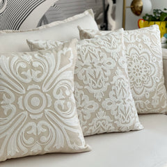 Funda de Cojín Bordado María José Cuadrada 45x45cms