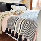 Piecera 2p/King Algodón Negro y Crudo Tejido Borlas 210x60cms