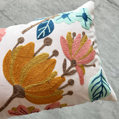 Funda de Cojín Bordado Flores Primavera Pastel Fondo Blanco Rectangular