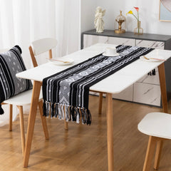 Camino de Mesa Crochet Rombo Negro 180 x 37cms