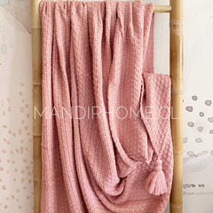 Manta Rosada Punto Borlas Esquinas 180x120cms