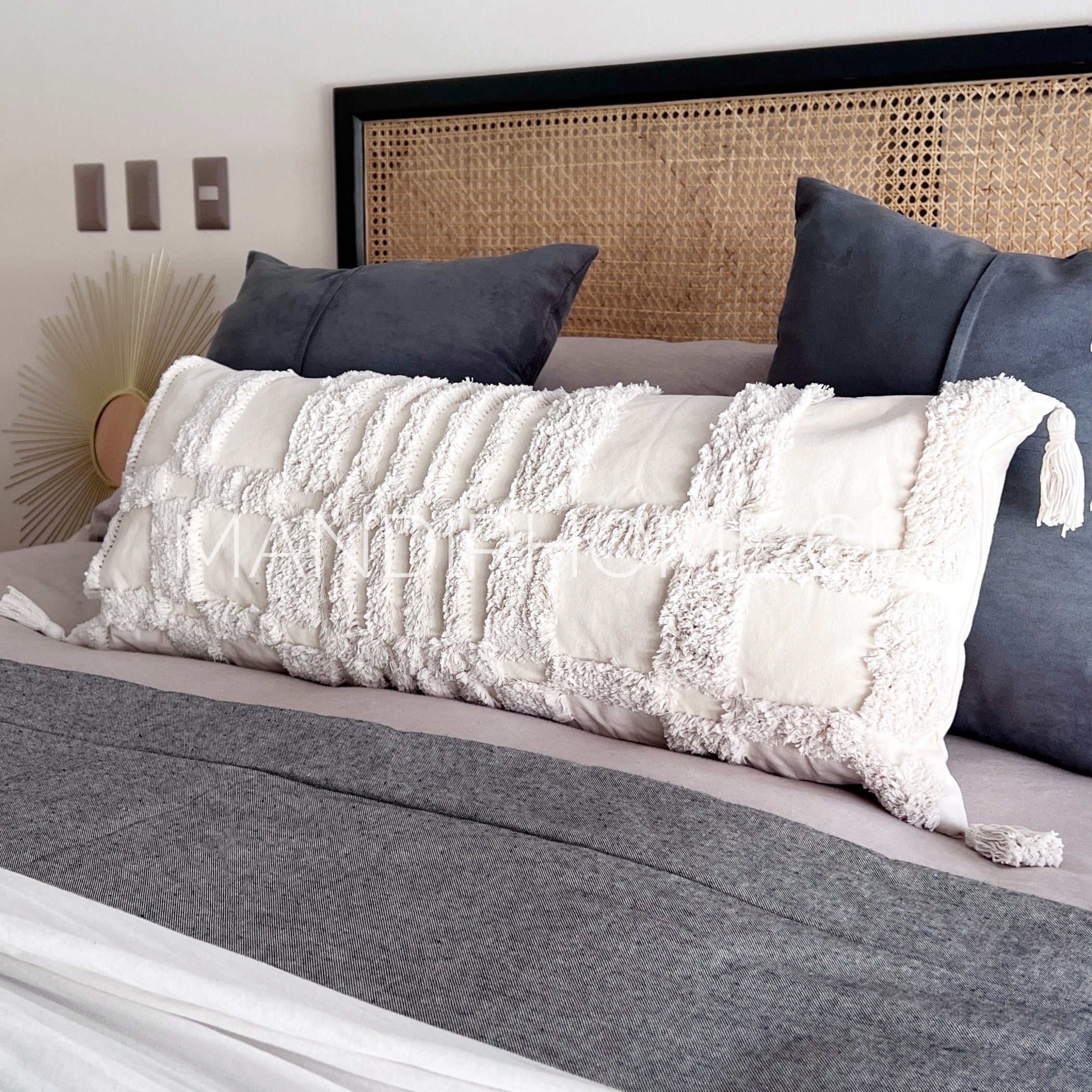 Funda de Cojín Boho Javiera Aplicaciones Lumbar 90x35cms