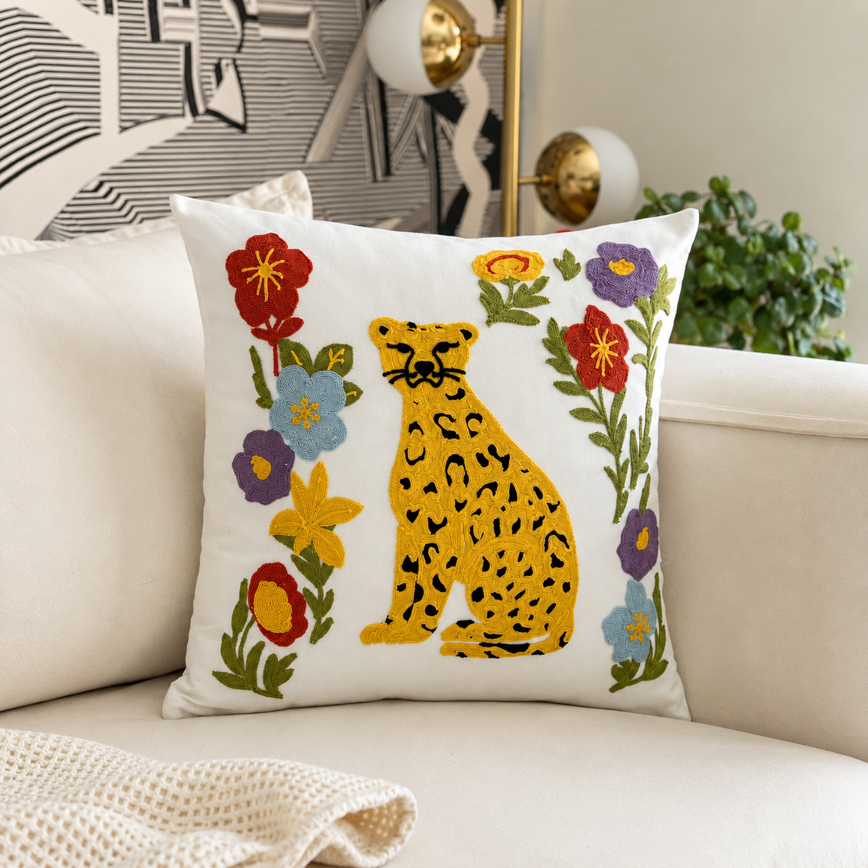 Funda de Cojín Bordado Kenia Cuadrada 45x45cms