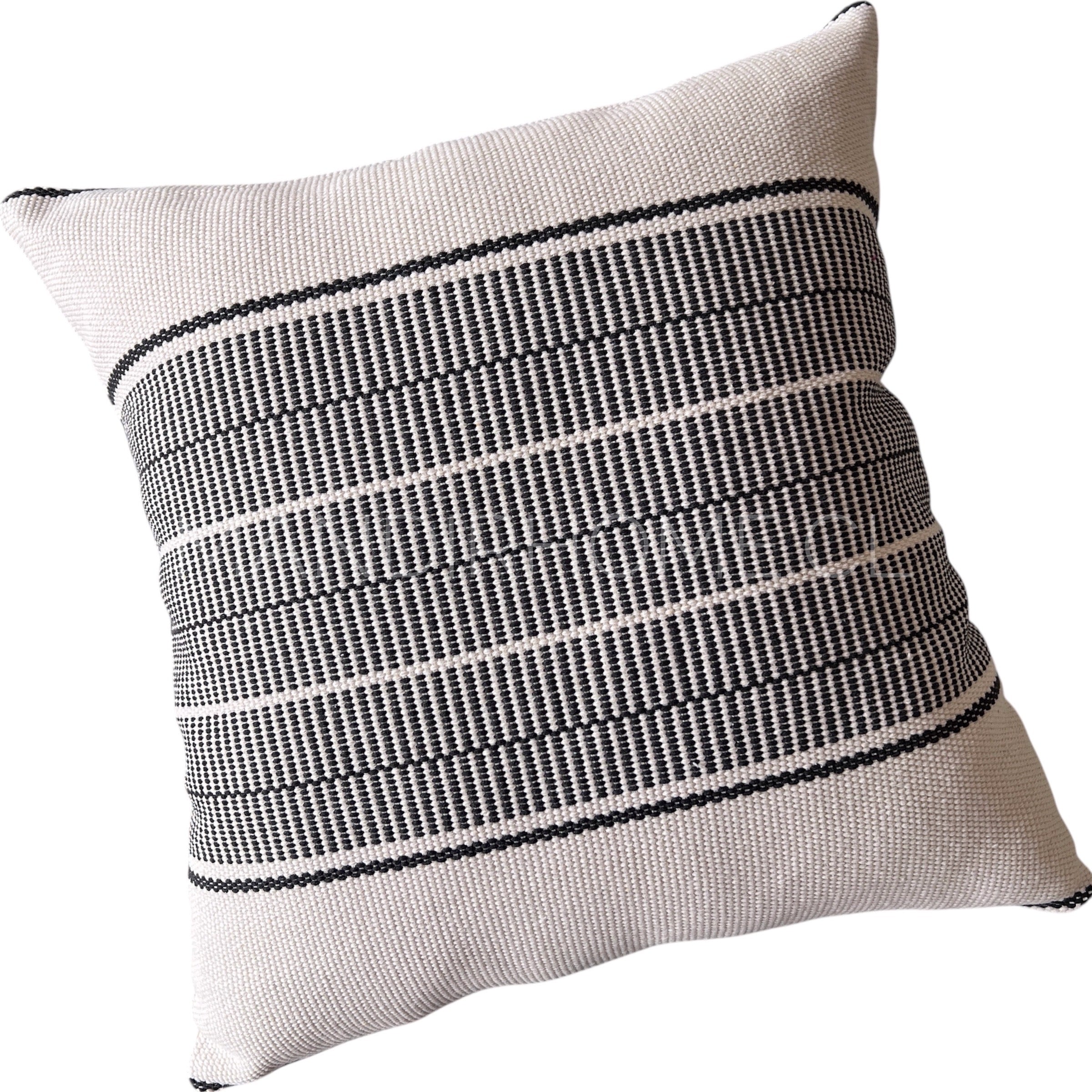 Funda de Cojín Boho Trama Negro Tejido Cuadrado 50x50cms