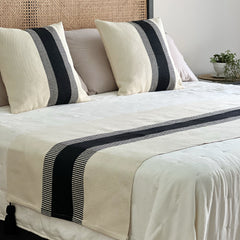 Set piecera trama negro franja 210x70 + 2 fundas de cojín 50x50 + rellenos gratis