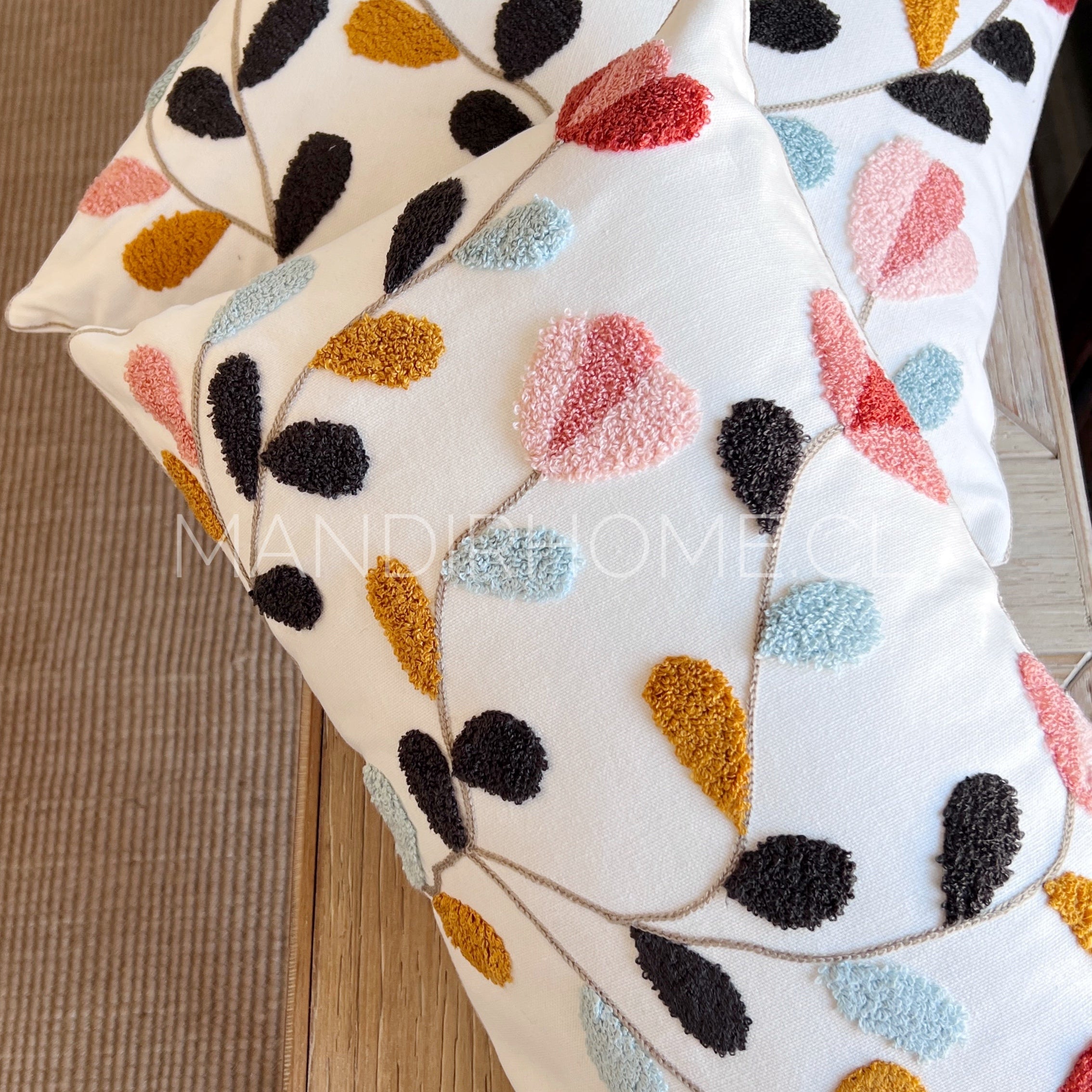 Funda de Cojín Bordado Hojitas Colores Rectangular 50x30cms