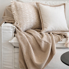 Manta Beige Punto Borlas Esquinas 180x120cms