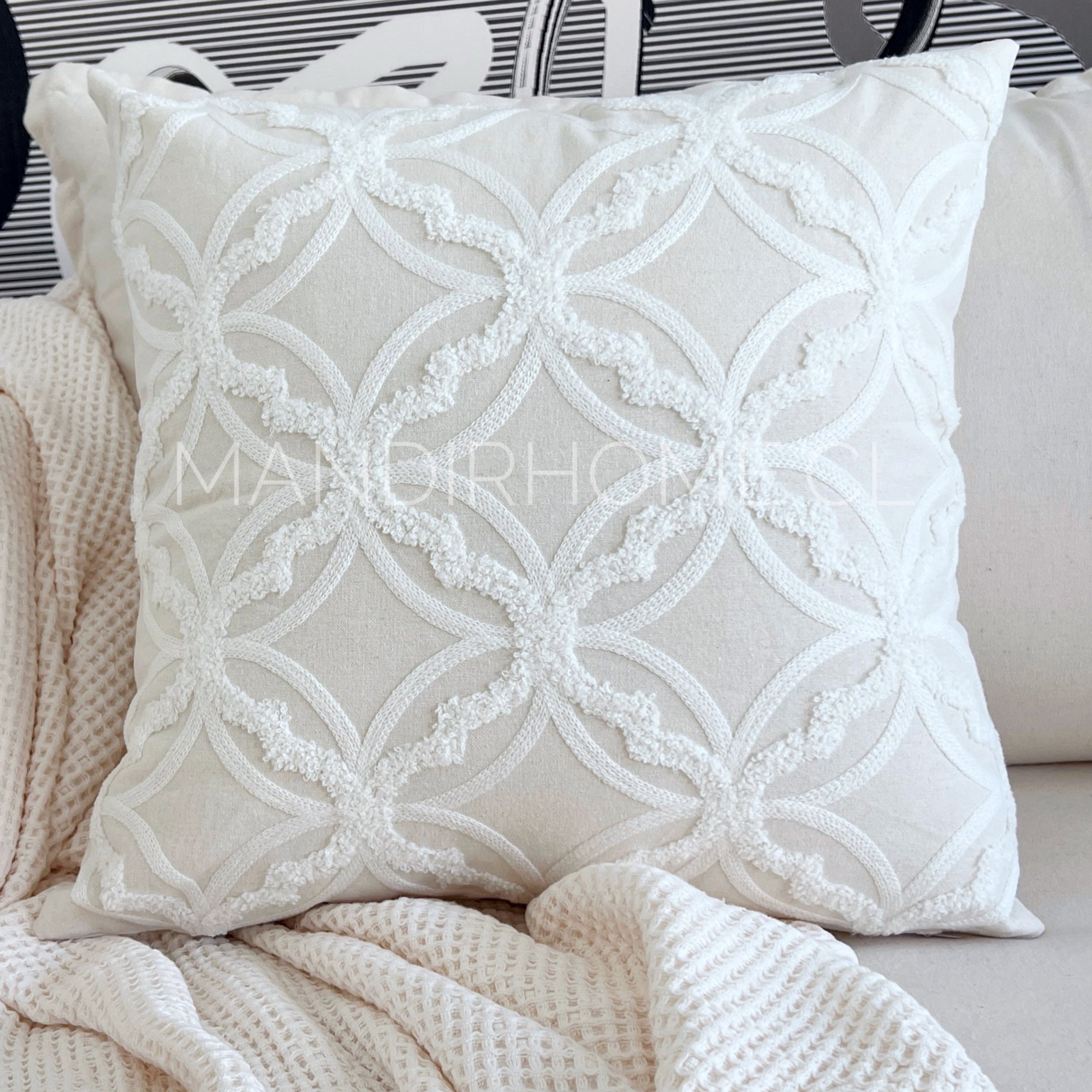 Funda de Cojín Bordado Minimal Crudo 3.0 45x45cms