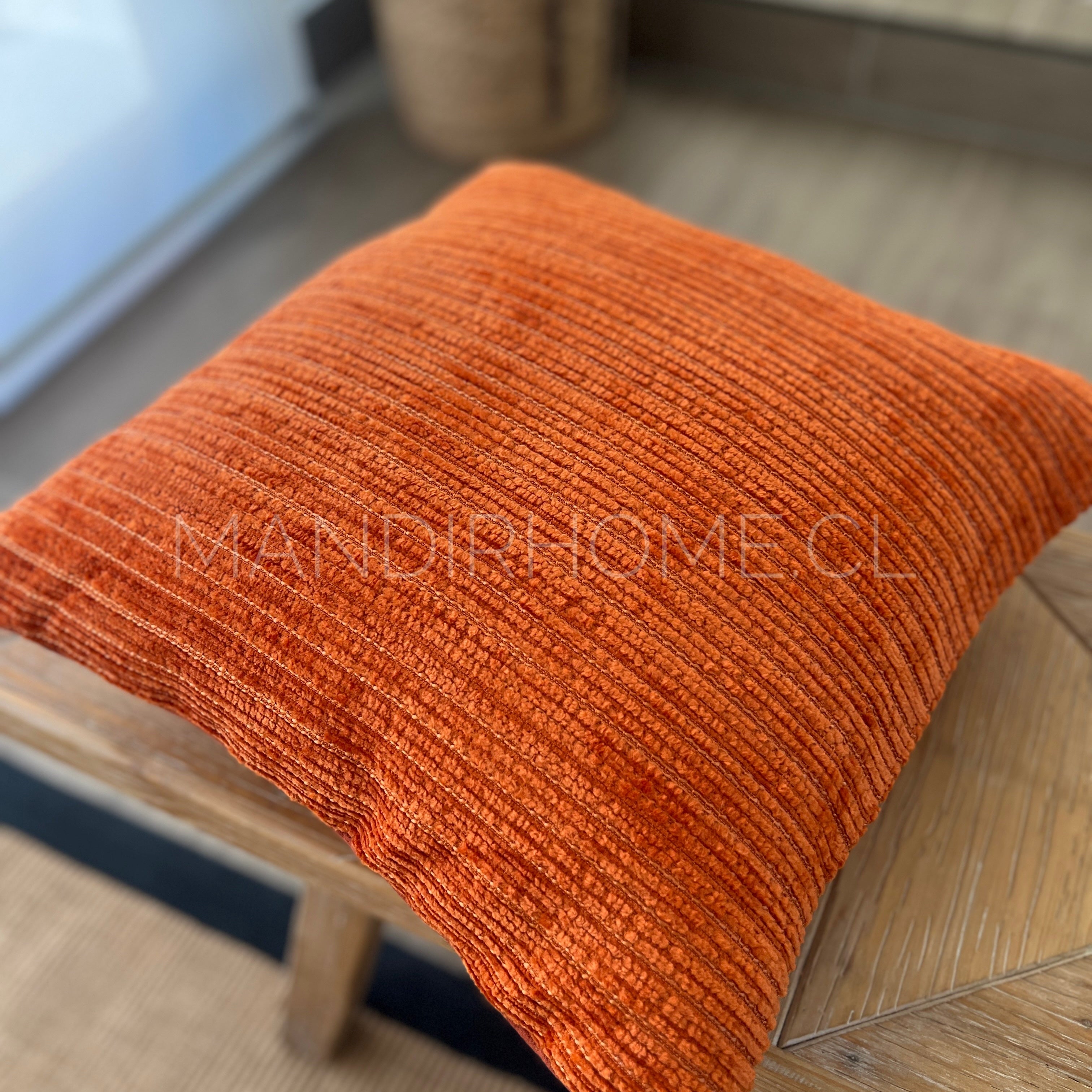 ¡Queda 2! Funda de Cojín Chenille Naranjo Ladrillo Liso.