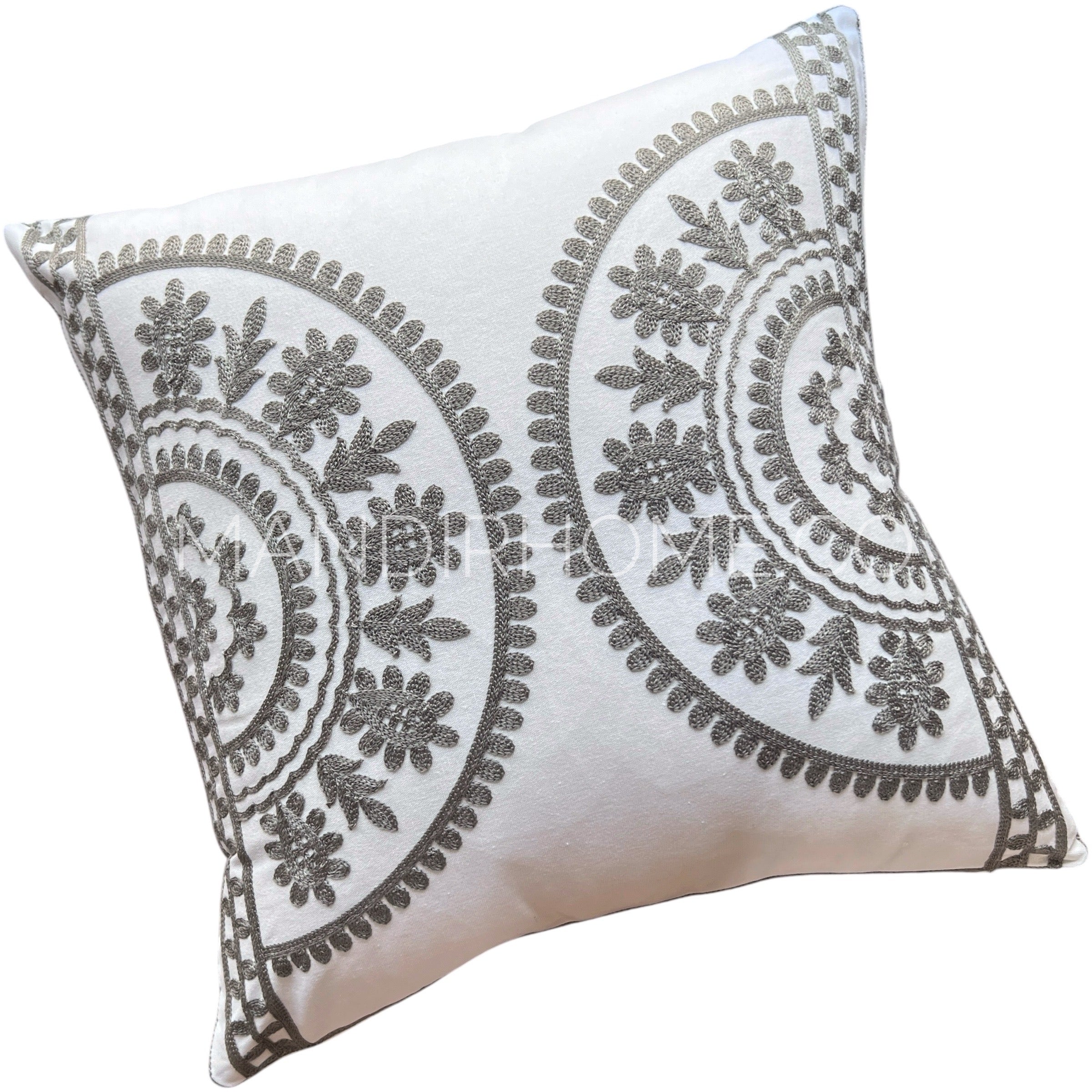 Funda de Cojín Bordado Medias Mandalas Gris Unicolor Cuadrada 45x45cms