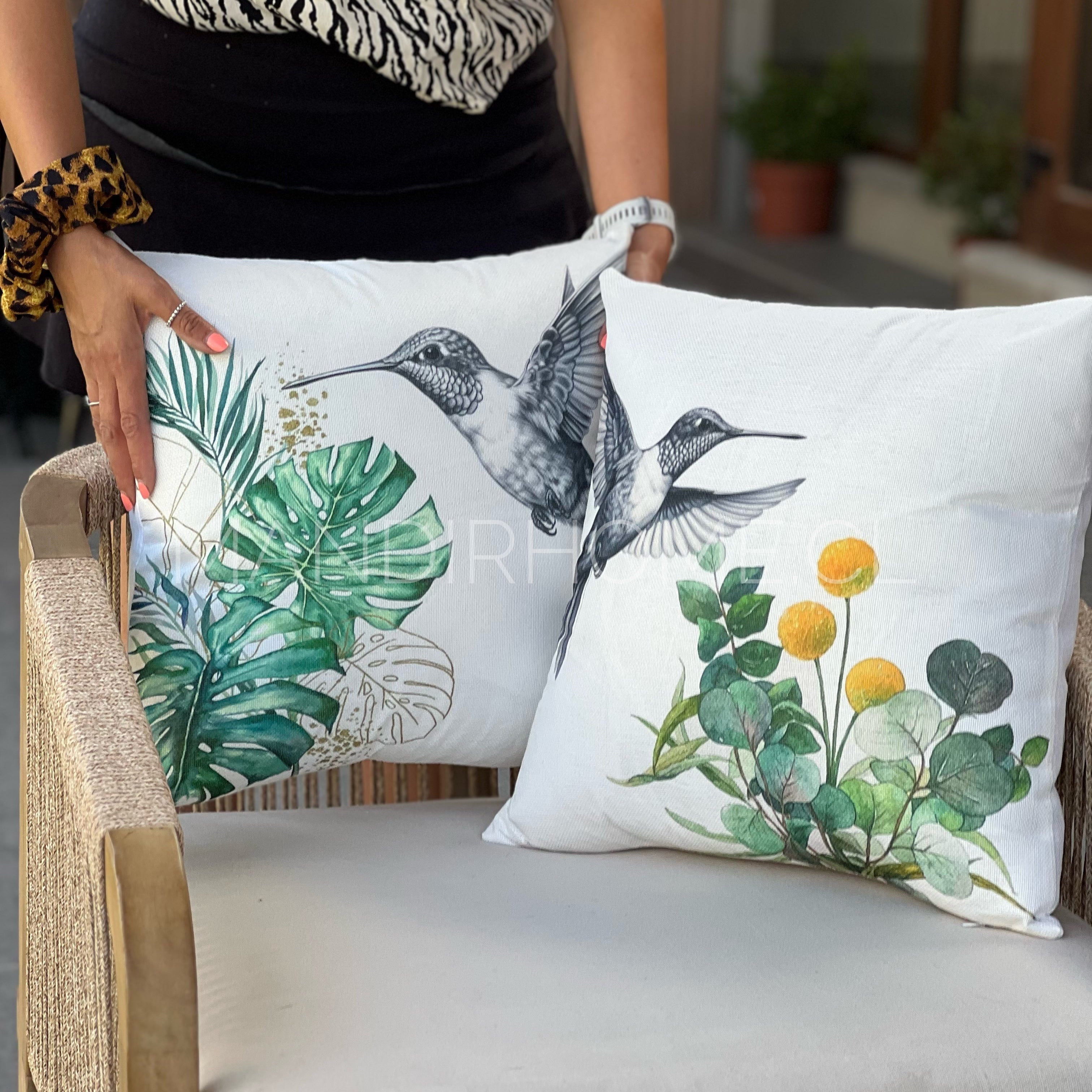 2X1 COMBOS ESTAMPADOS COLIBRÍ GRAFITO 45×45cms