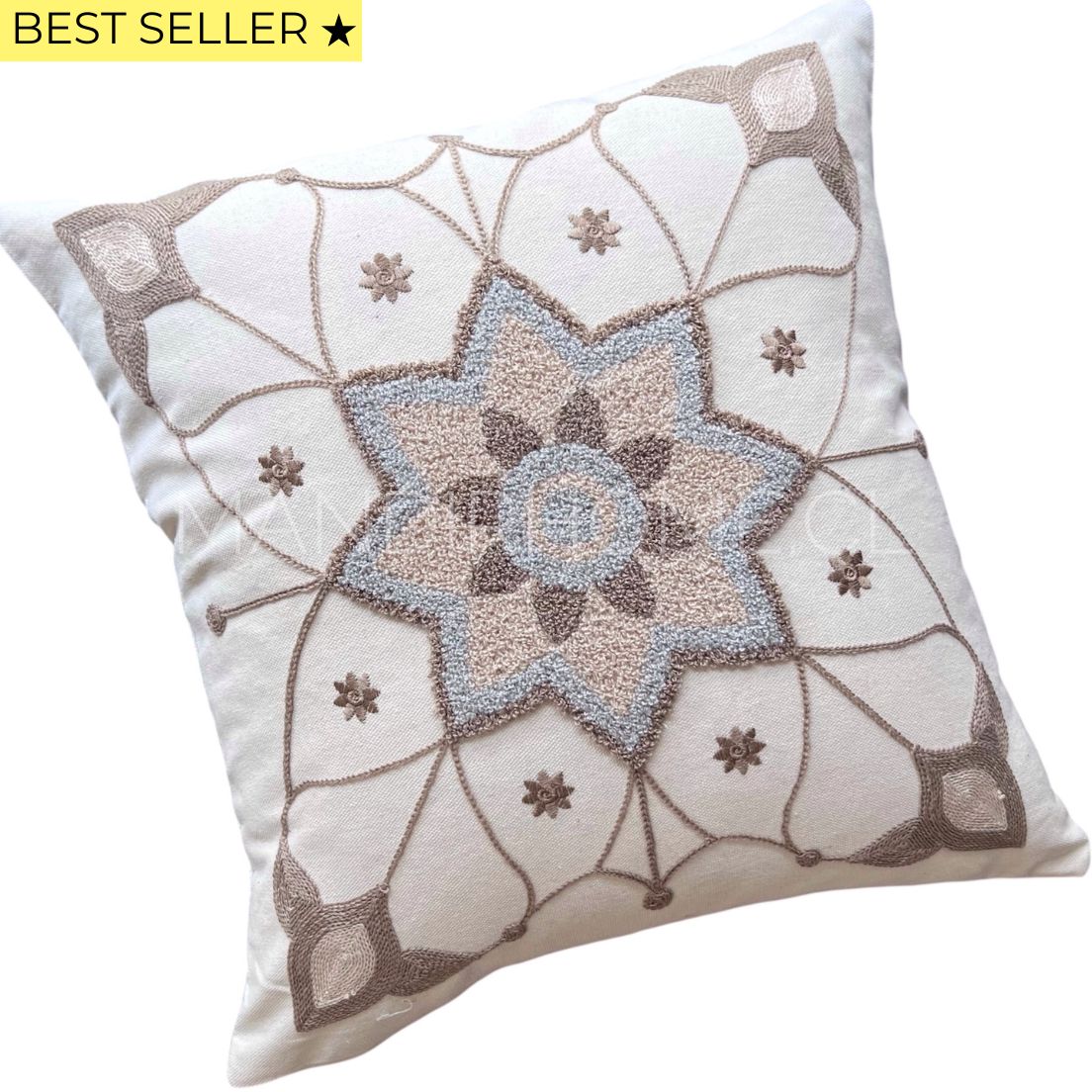 Funda de Cojín Bordado Mandala Beige Cuadrada 45x45cms