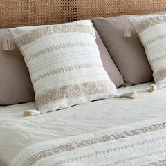 Funda de Cojín Boho Crudo Aplicaciones Líneas Borlas Cuadrada