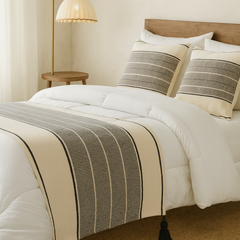 Set Piecera Trama Negro Tejido Borla 210x70cms + 2 Fundas Cojín 50x50cms