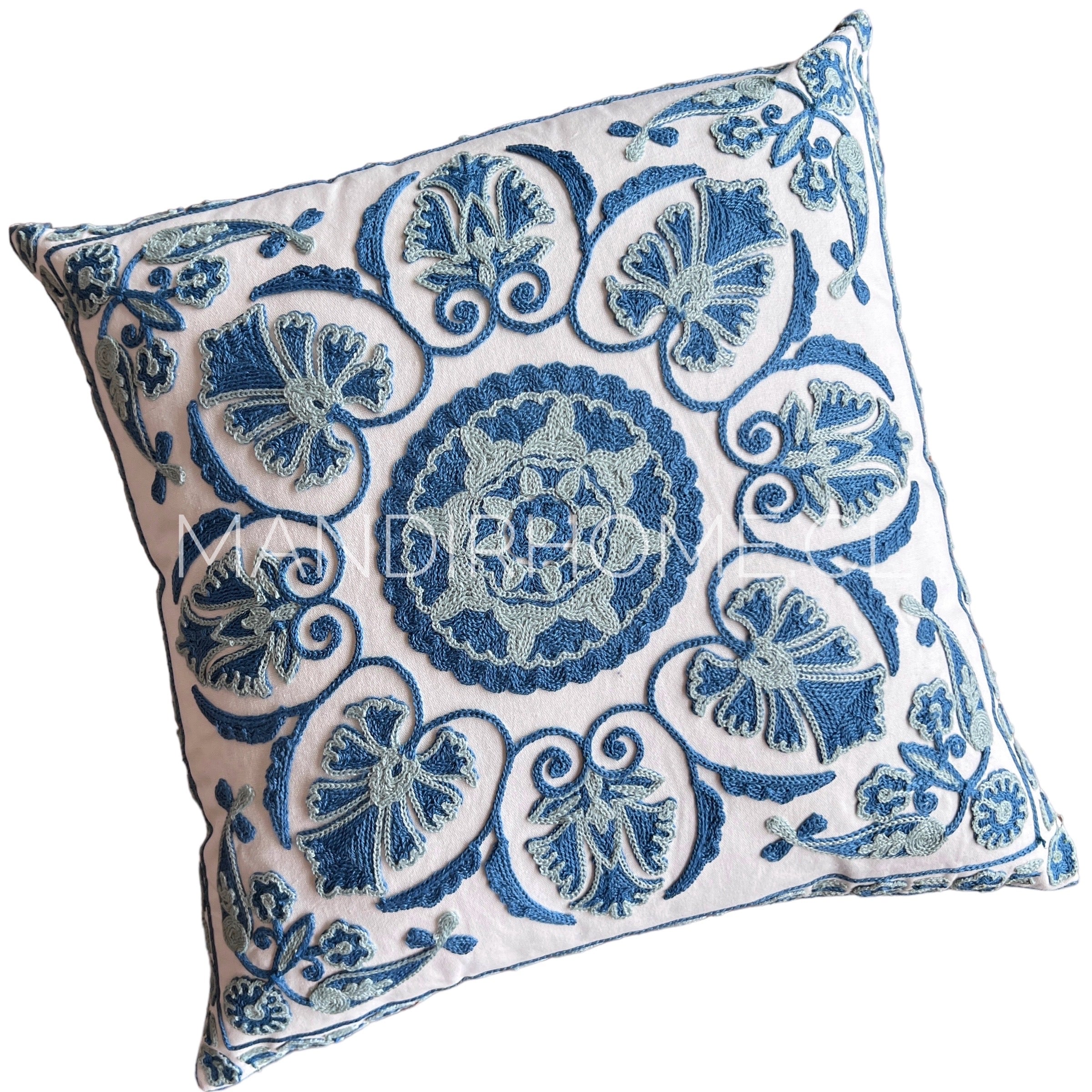 Funda de Cojín Bordado Mandala New Cuadrada 45x45cms