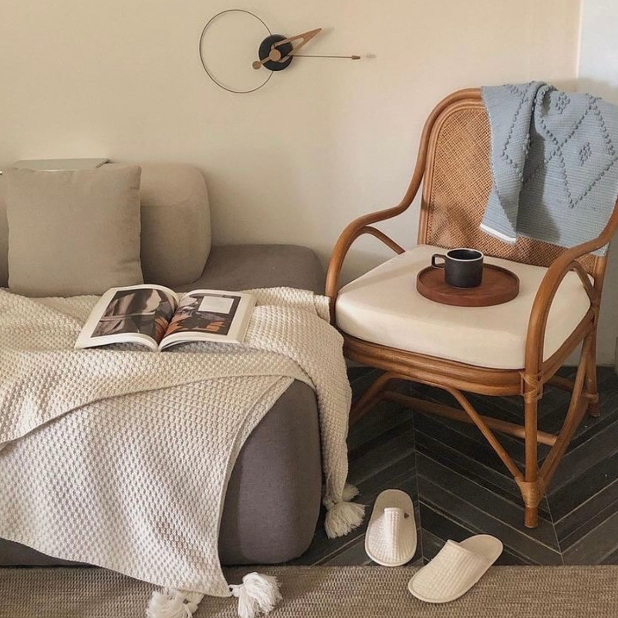 Manta Crudo Punto Borlas Esquinas 180x120cms