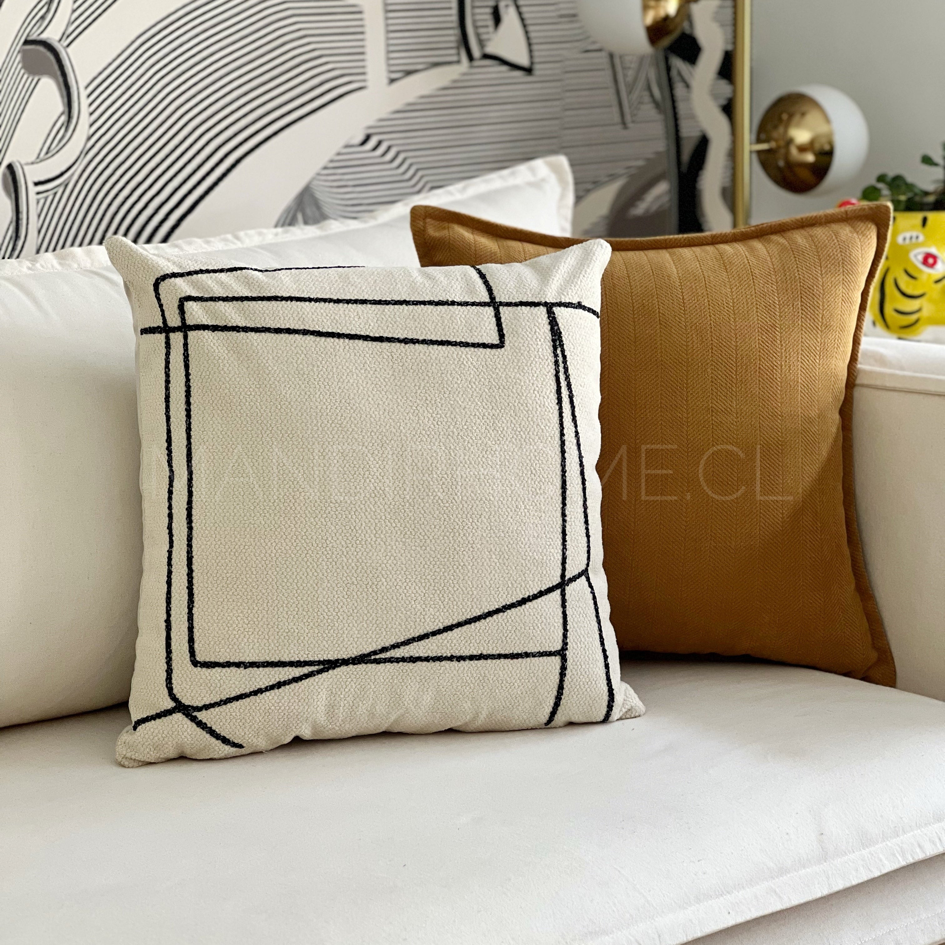 Funda Trazos Crudo y Negro Cuadrada