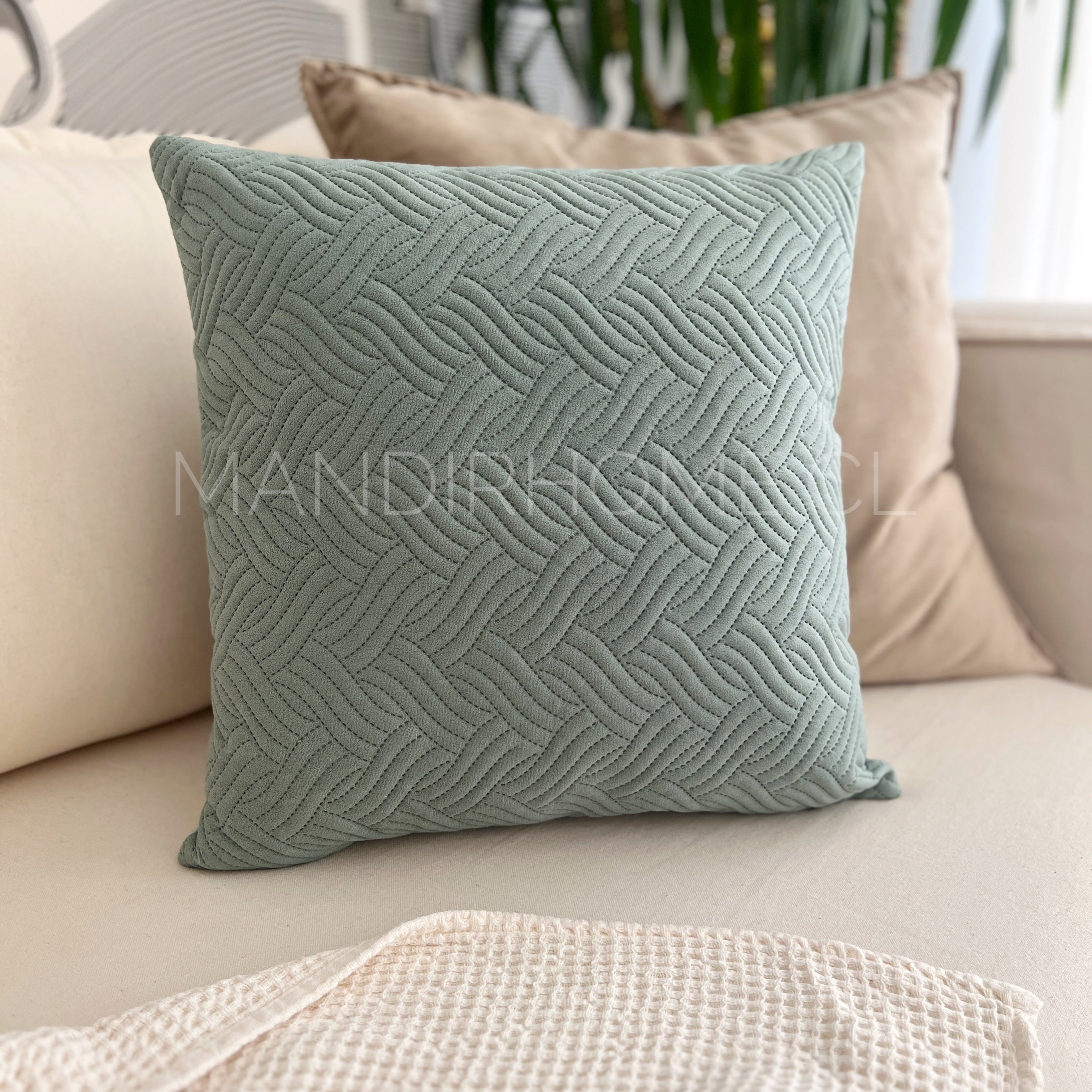 ¡Quedan 4! Funda de Cojín Terciopelo Costuras Trenza Menta Cuadrada