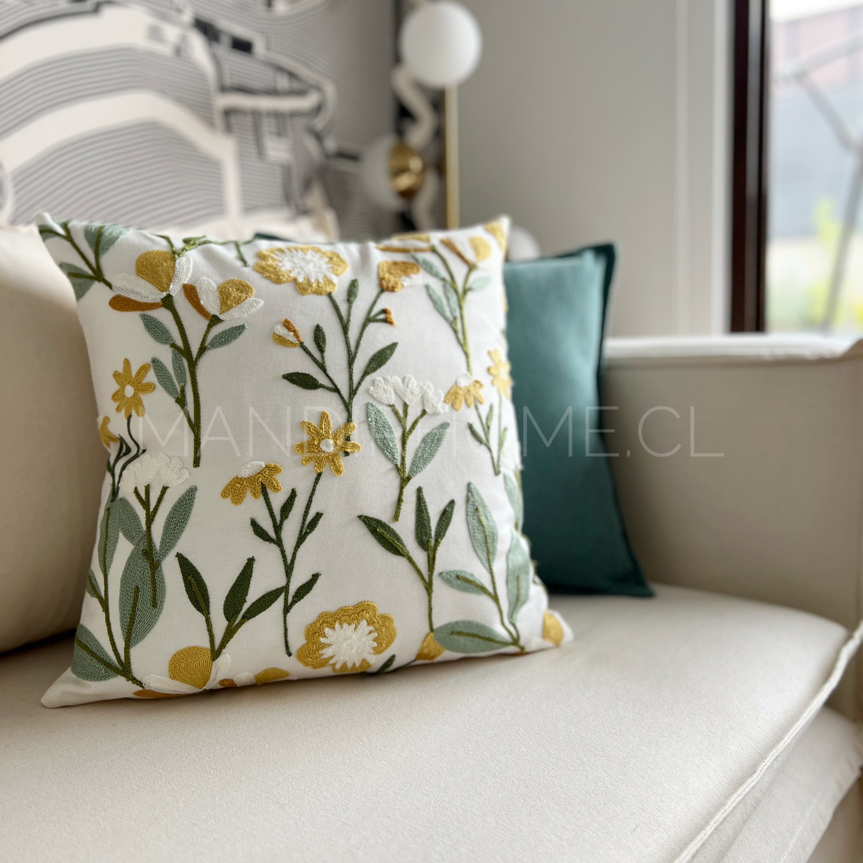 Funda de Cojín Bordada Cartagena 45x45cms