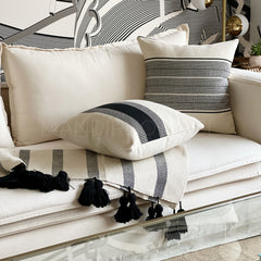 SET 2 FUNDAS TRAMA NEGRO 50X50CMS + REGALO