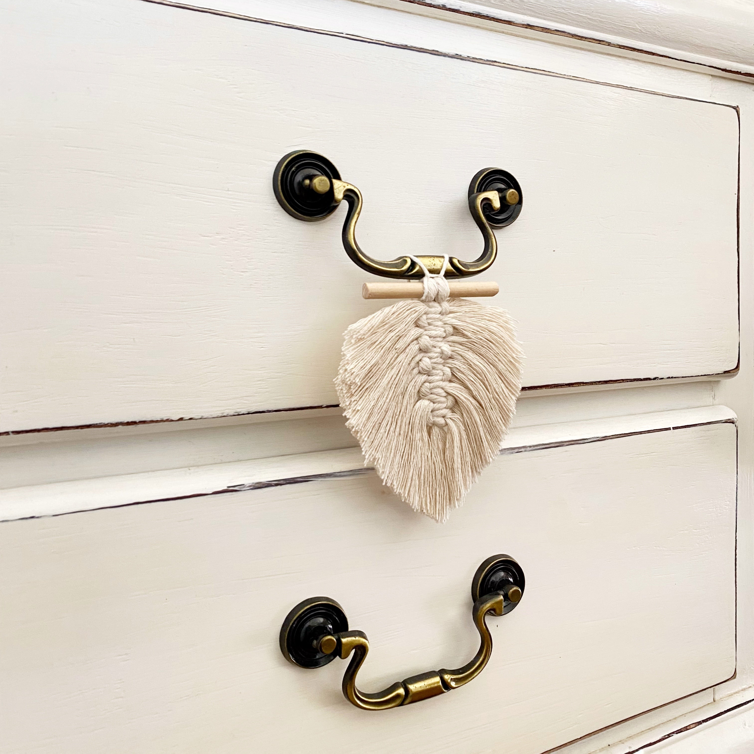 Colgante Barrita Madera Crudo Hoja Macramé 12cms