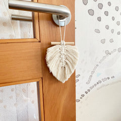 Colgante Barrita Madera Crudo Hoja Macramé 12cms