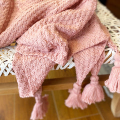 Manta Rosada Punto Borlas Esquinas 180x120cms