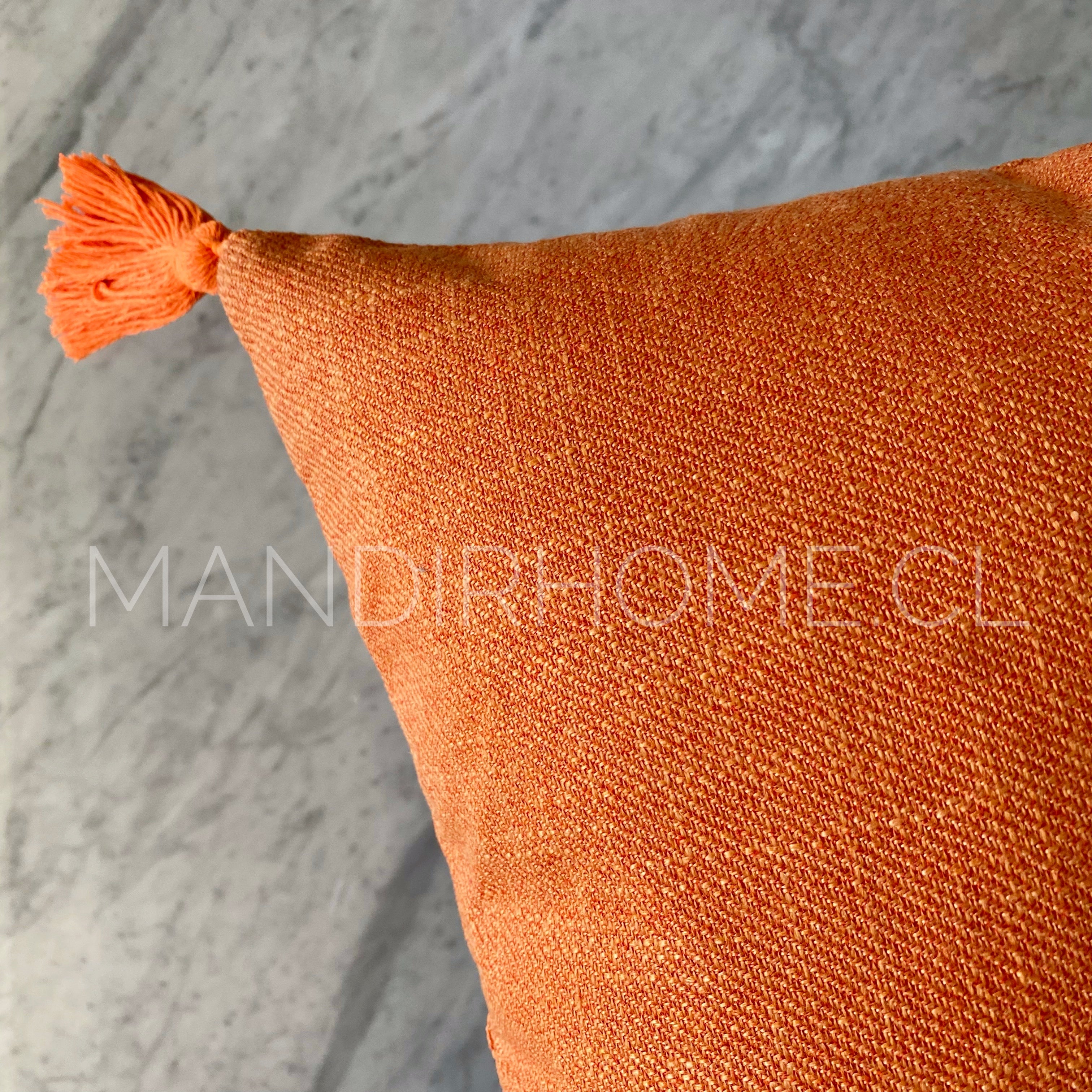 ¡Queda 1! Funda de Cojín Simple Naranjo Borlas  Cuadrada
