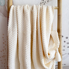 Manta Crudo Punto Borlas Esquinas 180x120cms