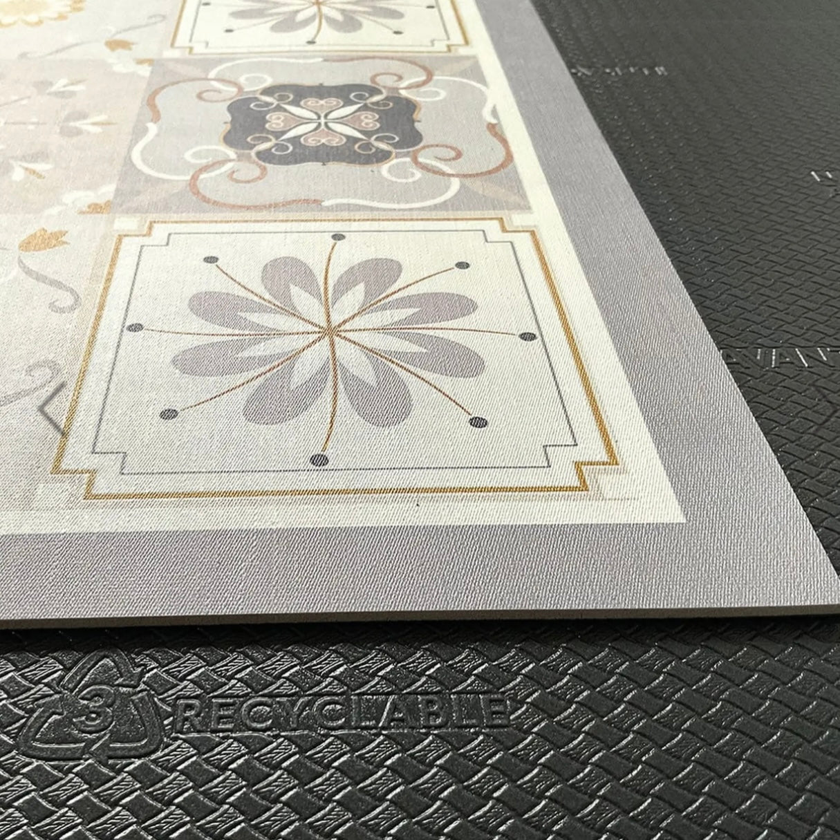 Alfombra Vinílica Baldosa Clásica Amarilla 220x140cms/ A PEDIDO