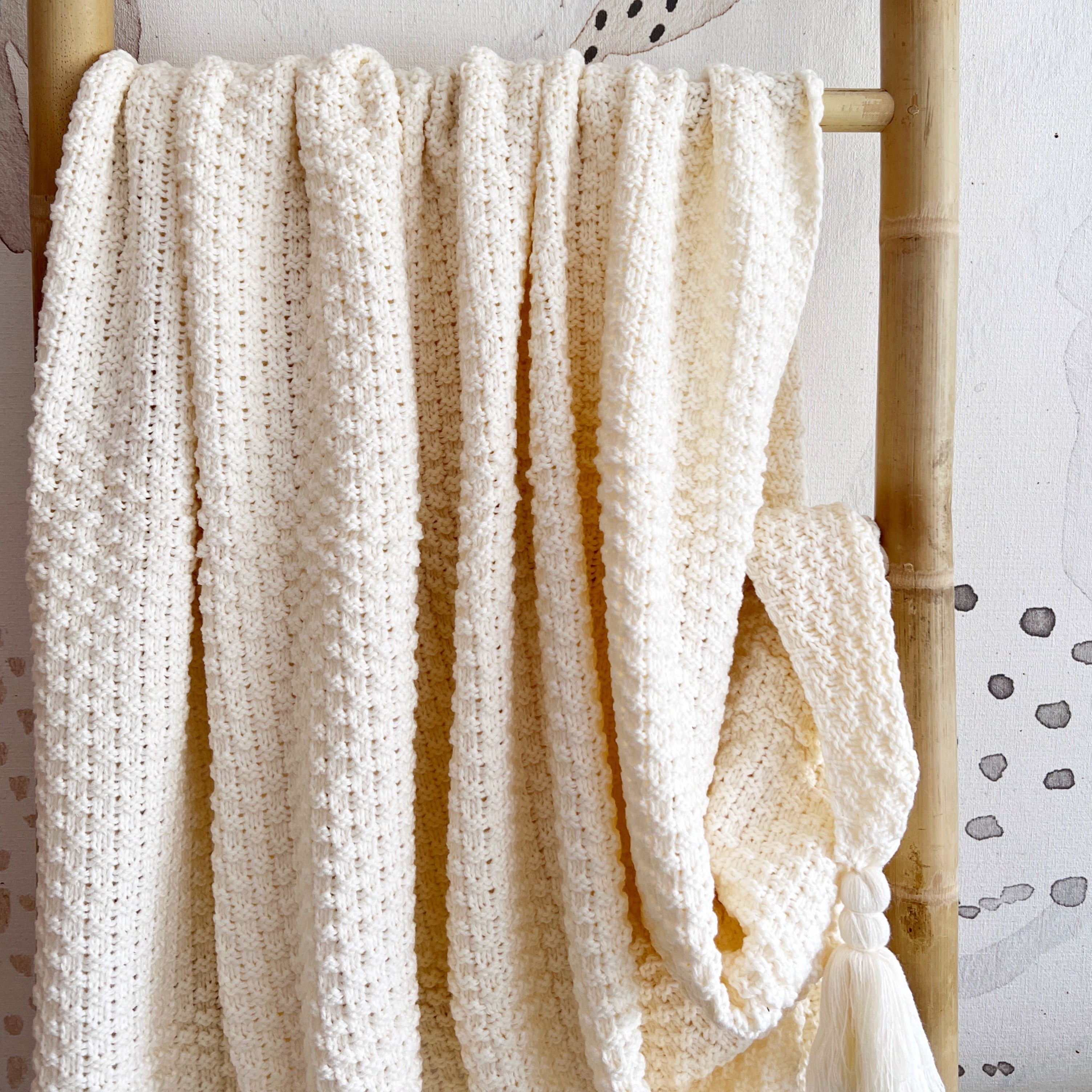 Manta Crudo Punto Borlas Esquinas 180x120cms