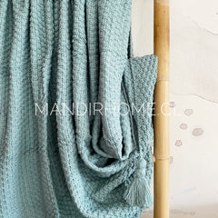 Manta Menta Punto Borlas Esquinas 180x120cms